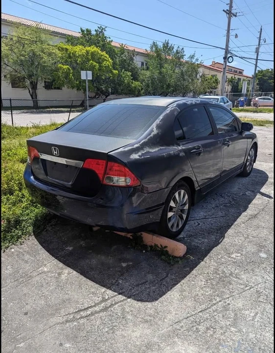 2009 Honda Civic 8th Gen - Image 5 of 6