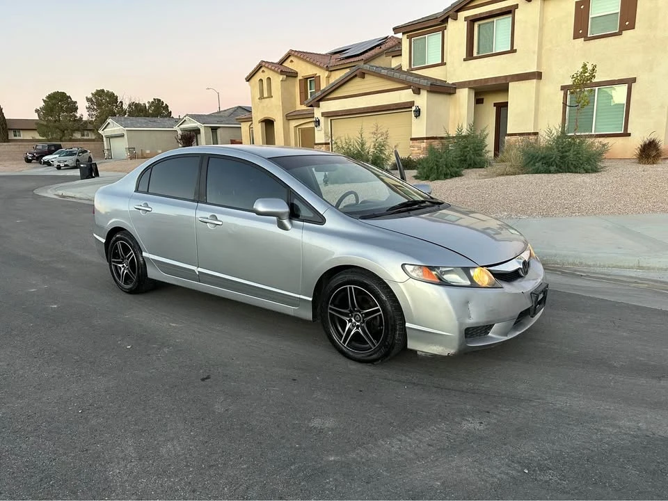2009 Honda Civic 8th Gen - Image 8 of 13