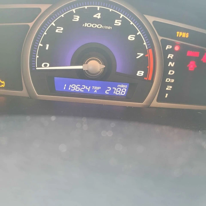 2009 Honda Civic 8th Gen - Image 6 of 8