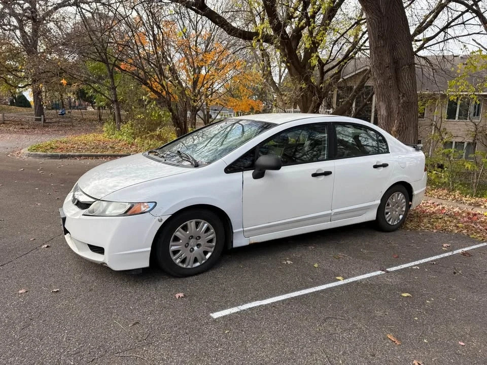 2009 Honda Civic 8th Gen - Image 3 of 12