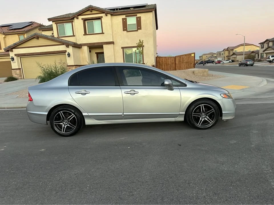 2009 Honda Civic 8th Gen - Image 7 of 13