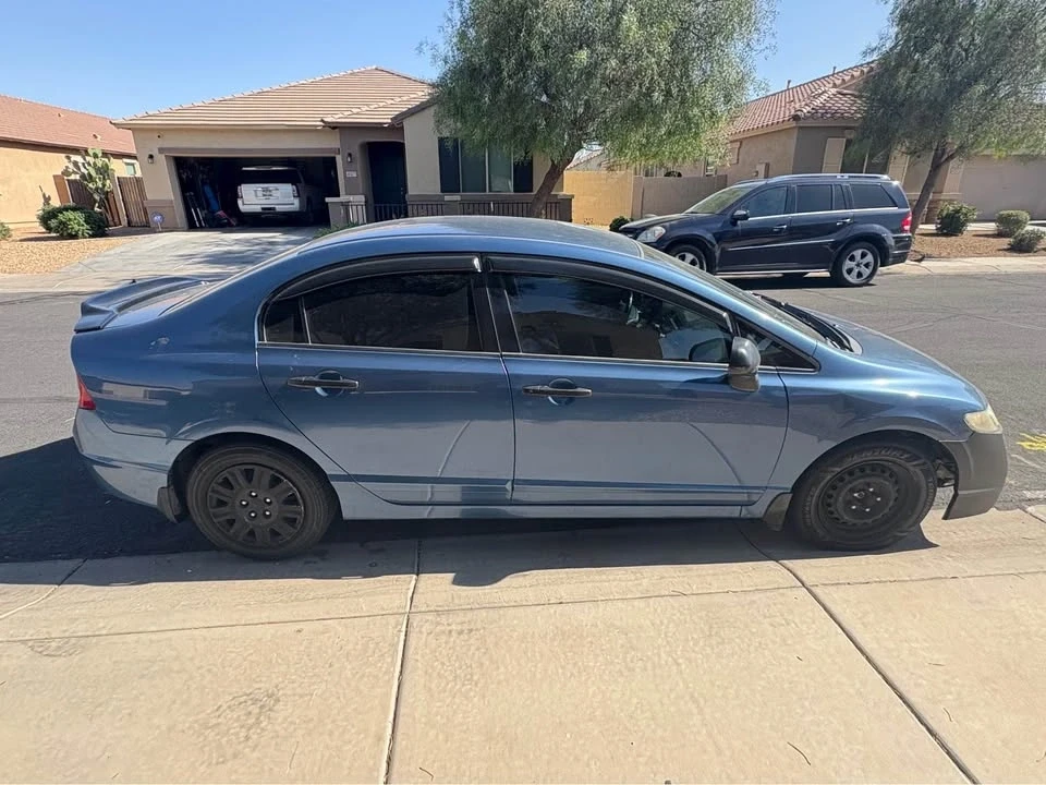 2009 Honda Civic 8th Gen - Image 2 of 3