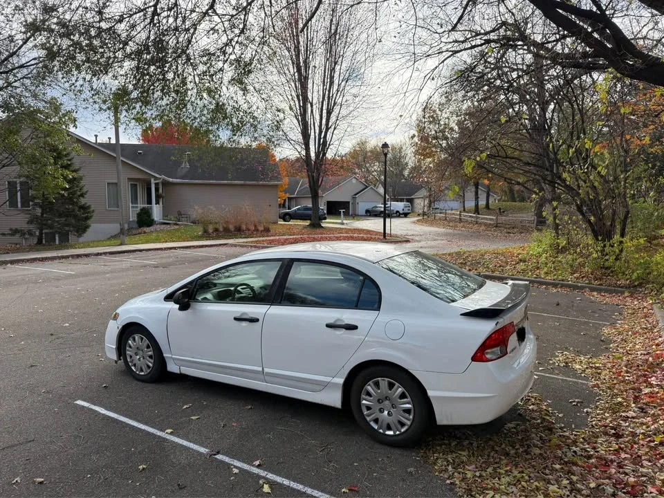 2009 Honda Civic 8th Gen - Image 2 of 12