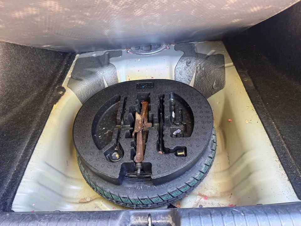 2009 Honda Civic 8th Gen - Image 11 of 12