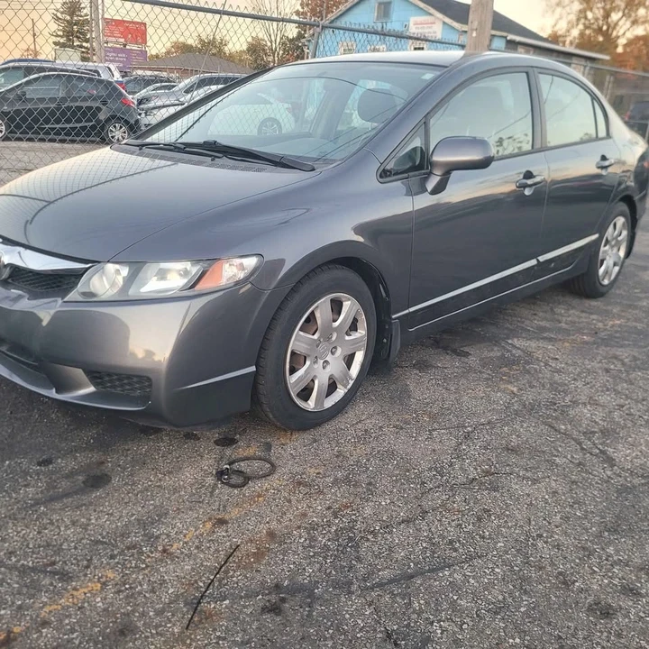 2009 Honda Civic 8th Gen - Image 2 of 8