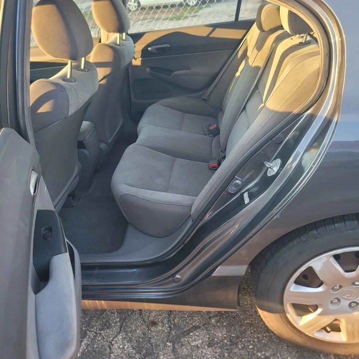 2009 Honda Civic 8th Gen - Image 7 of 8
