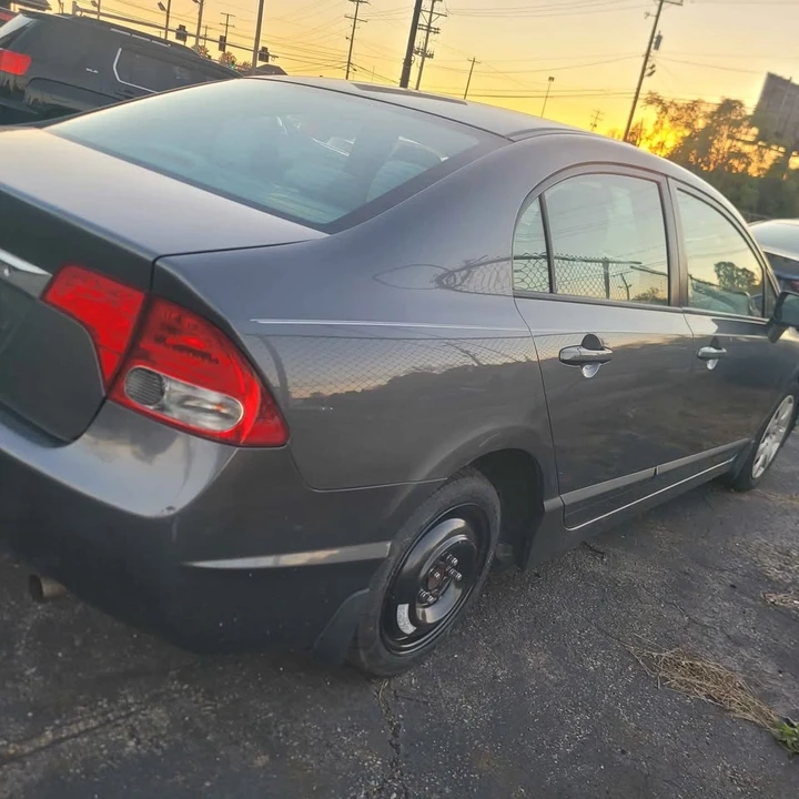 2009 Honda Civic 8th Gen - Image 3 of 8