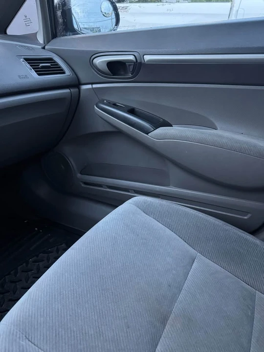 2009 Honda Civic 8th Gen - Image 5 of 6