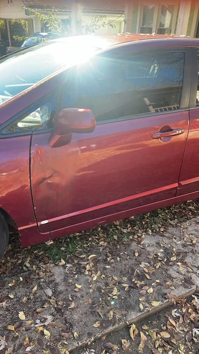 2009 Honda Civic 8th Gen - Image 2 of 2