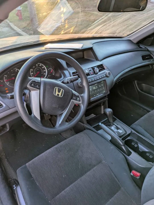 2009 Honda Civic 8th Gen - Image 2 of 7