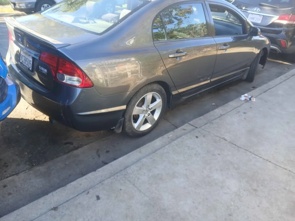 2009 Honda Civic 8th Gen - Image 4 of 4