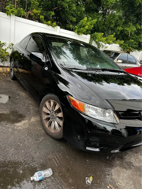 2009 Honda Civic 8th Gen - Image 3 of 4