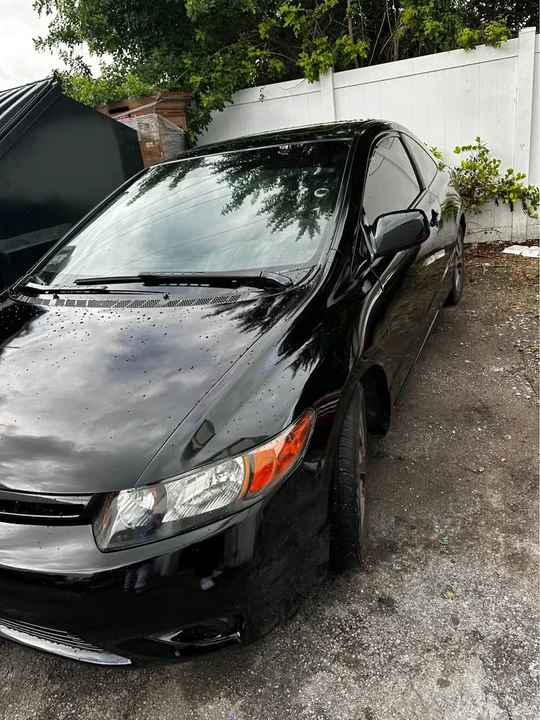 2009 Honda Civic 8th Gen - Image 2 of 4