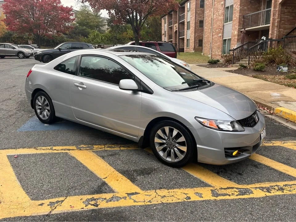 2009 Honda Civic 8th Gen - Image 3 of 10