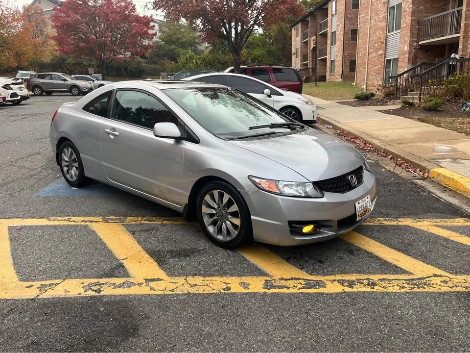 2009 Honda Civic 8th Gen - Image 2 of 10