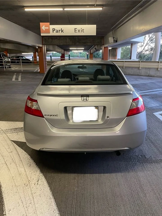 2009 Honda Civic 8th Gen - Image 2 of 11