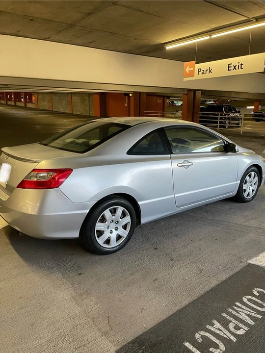 2009 Honda Civic 8th Gen - Image 3 of 11