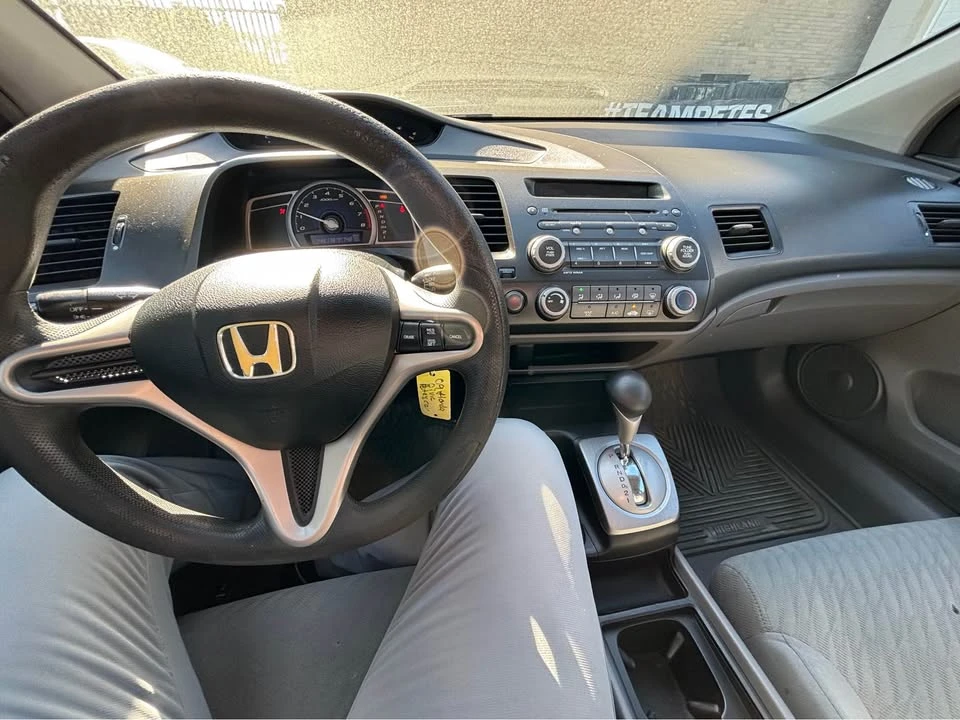 2009 Honda Civic 8th Gen - Image 3 of 4