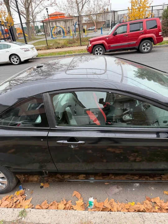 2009 Honda Civic 8th Gen - Image 4 of 8
