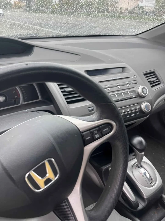 2009 Honda Civic 8th Gen - Image 8 of 9