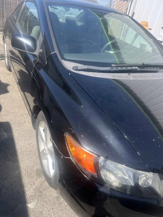 2009 Honda Civic 8th Gen - Image 2 of 9