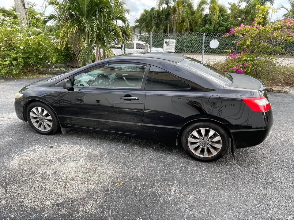 2009 Honda Civic 8th Gen - Image 8 of 15
