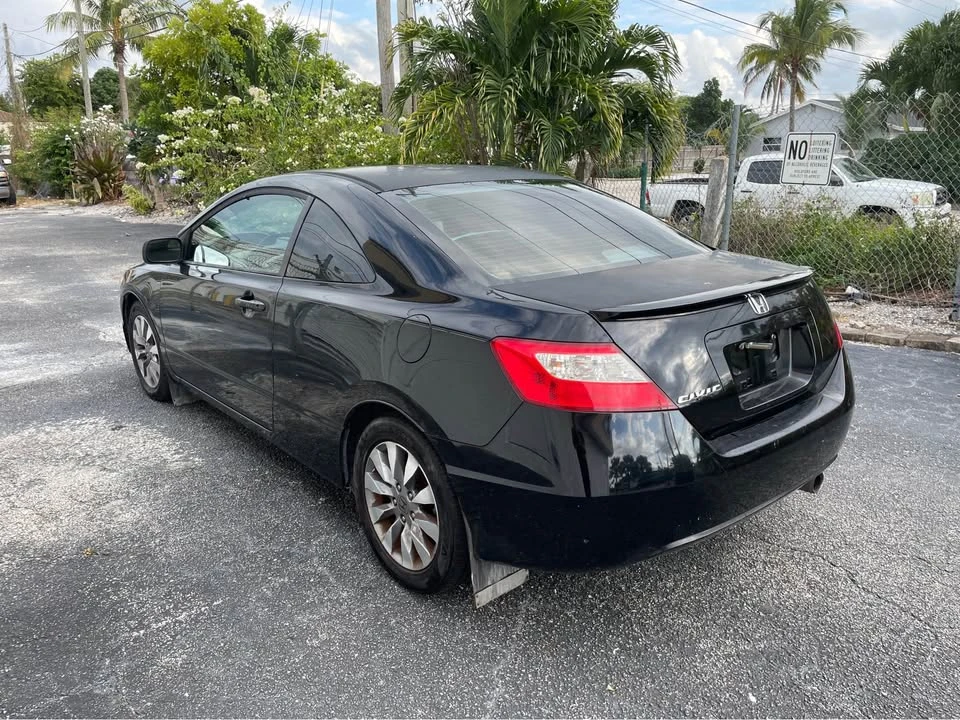 2009 Honda Civic 8th Gen - Image 7 of 15
