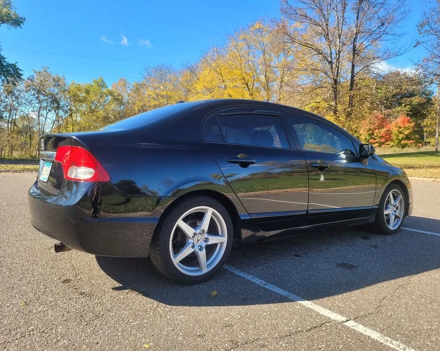 2009 Honda Civic 8th Gen - Image 4 of 8