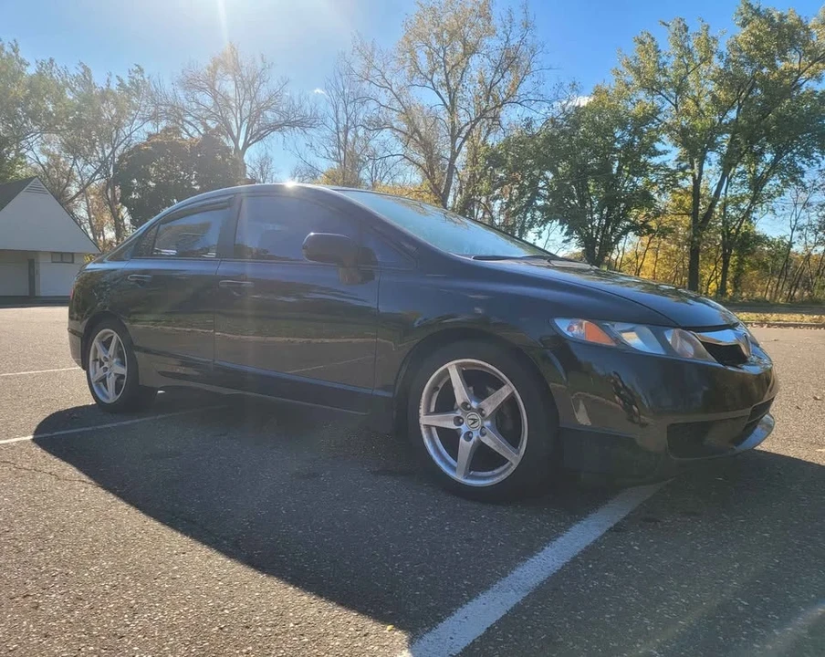 2009 Honda Civic 8th Gen - Image 3 of 8