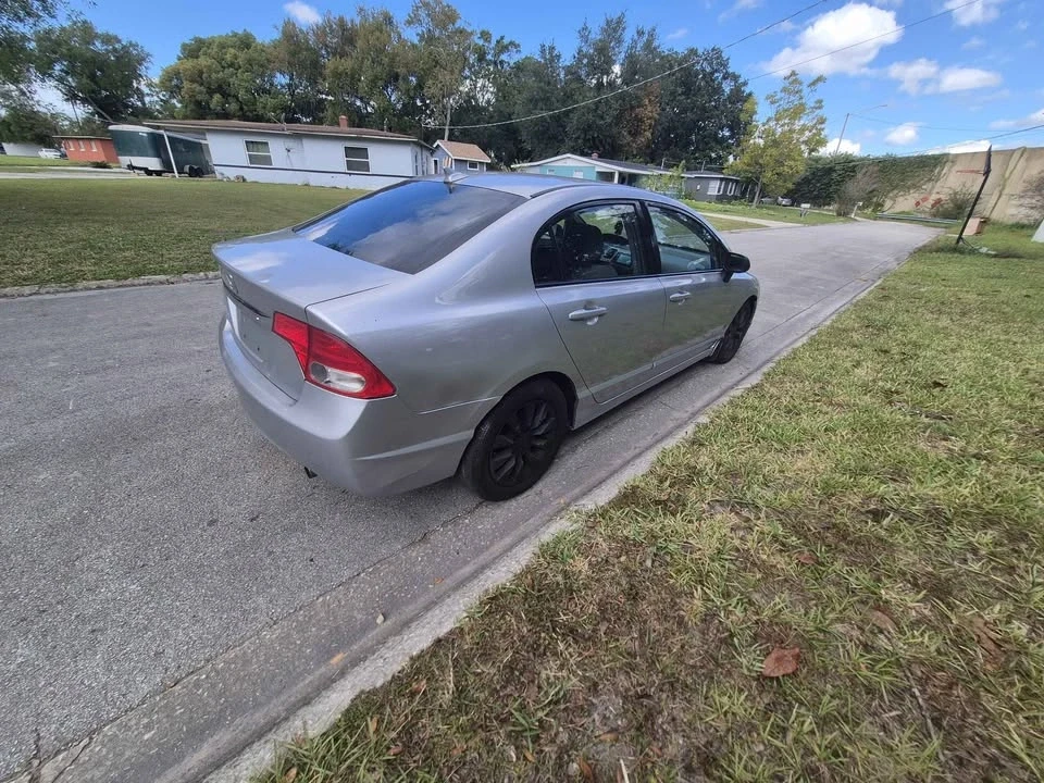 2009 Honda Civic 8th Gen - Image 8 of 12