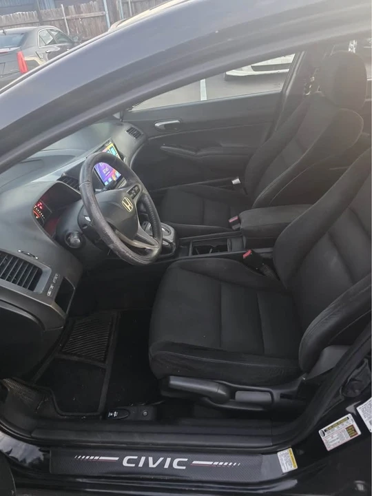 2009 Honda Civic 8th Gen - Image 10 of 13