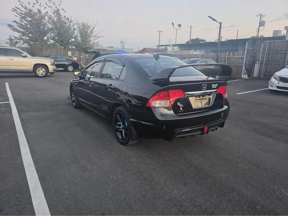 2009 Honda Civic 8th Gen - Image 4 of 13