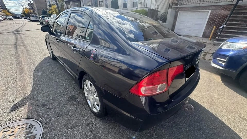 2009 Honda Civic 8th Gen - Image 8 of 11