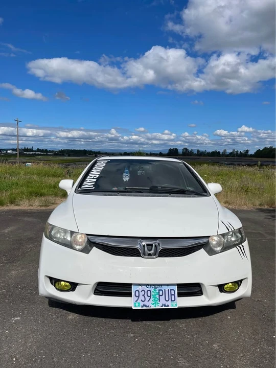 2009 Honda Civic 8th Gen - Image 2 of 14