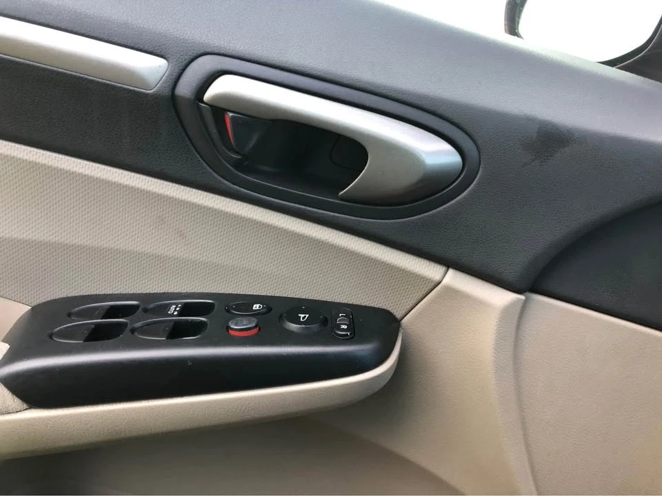 2009 Honda Civic 8th Gen - Image 11 of 17