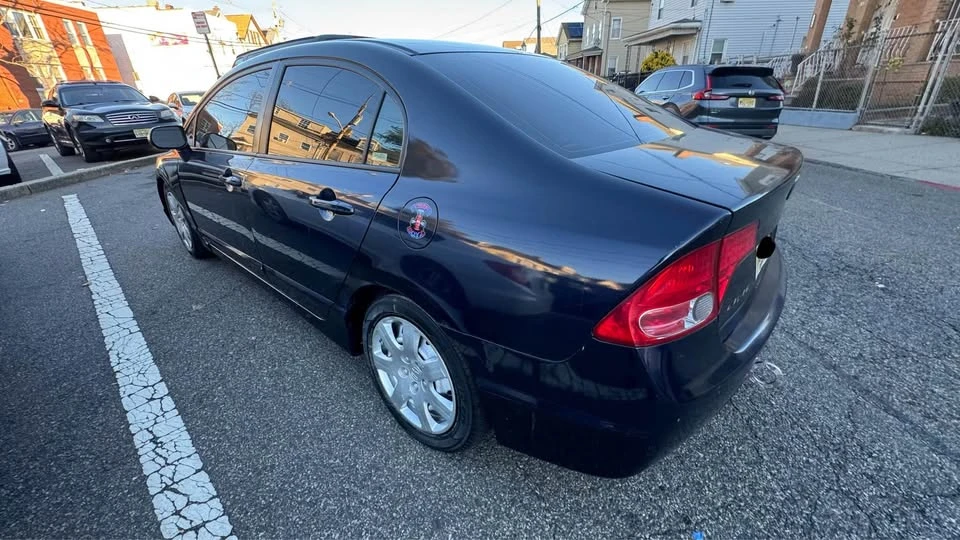 2009 Honda Civic 8th Gen - Image 7 of 13