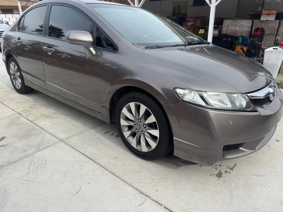 2009 Honda Civic 8th Gen - Image 2 of 13