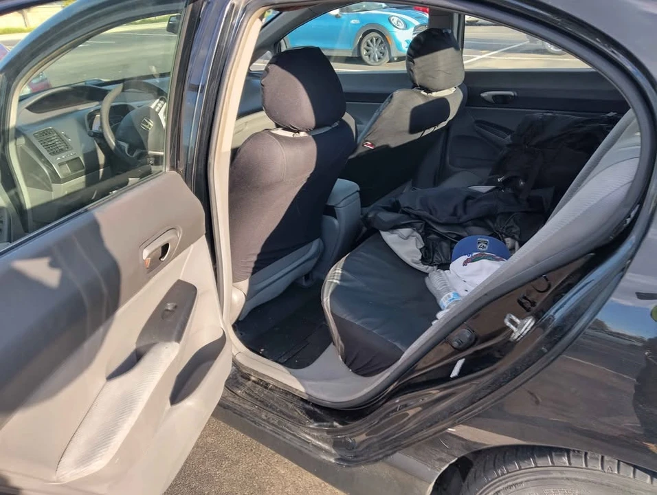 2009 Honda Civic 8th Gen - Image 2 of 7