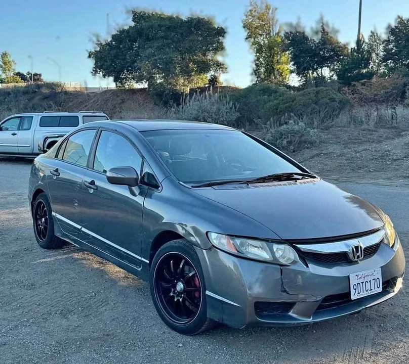 2009 Honda Civic 8th Gen - Image 6 of 8