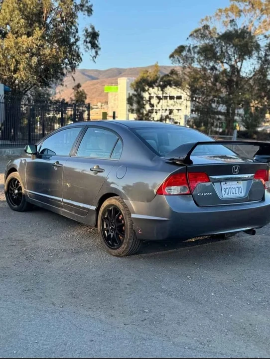 2009 Honda Civic 8th Gen - Image 5 of 8
