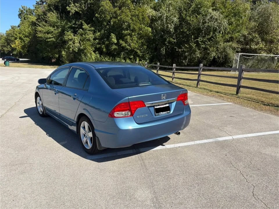2009 Honda Civic 8th Gen - Image 3 of 10