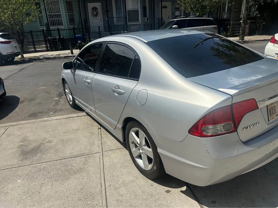 2009 Honda Civic 8th Gen - Image 4 of 8