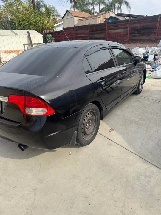 2009 Honda Civic 8th Gen - Image 4 of 15