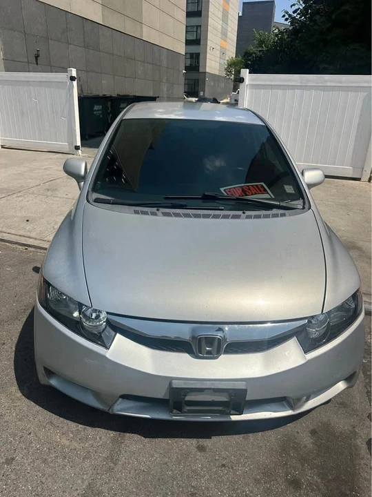 2009 Honda Civic 8th Gen - Image 3 of 8