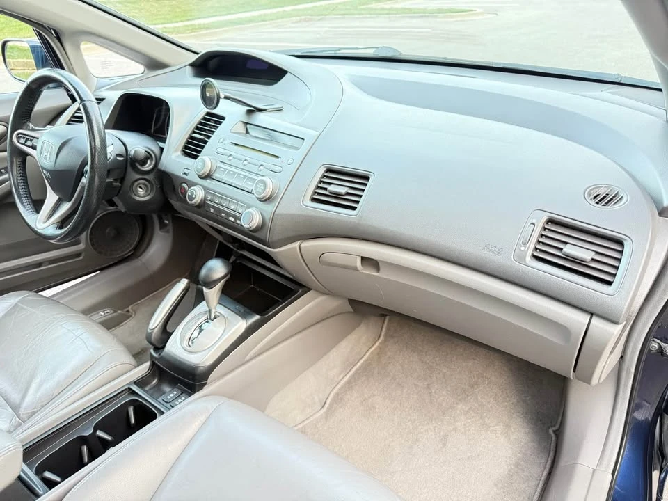 2009 Honda Civic 8th Gen - Image 8 of 14