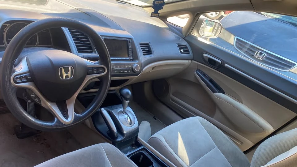 2009 Honda Civic 8th Gen - Image 2 of 5