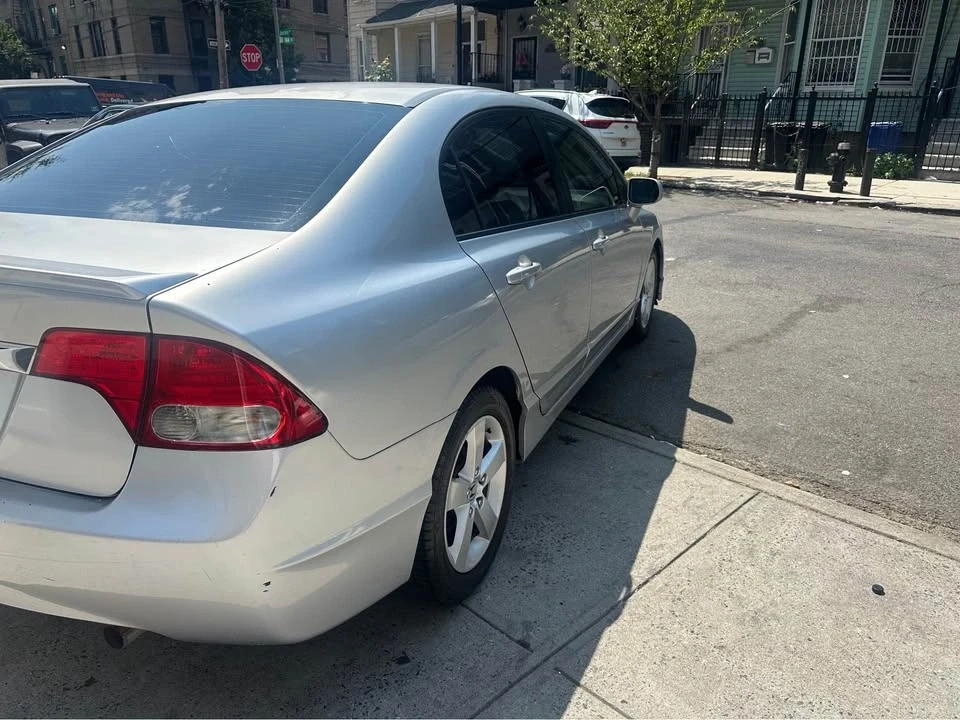 2009 Honda Civic 8th Gen - Image 7 of 8
