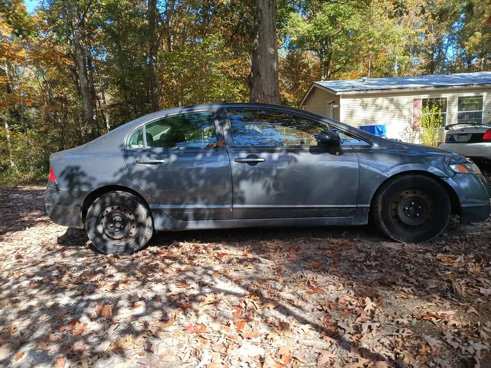 2009 Honda Civic 8th Gen - Image 2 of 4