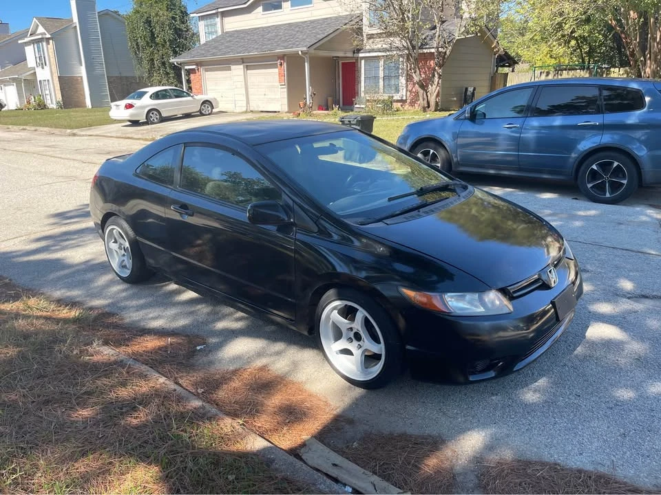 2009 Honda Civic 8th Gen - Image 2 of 13