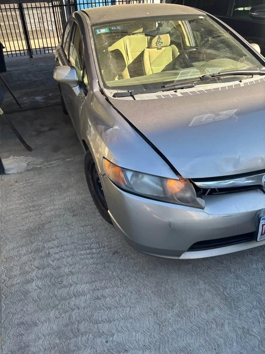 2009 Honda Civic 8th Gen - Image 2 of 4